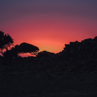 Visualizza la sezione: Un tramonto rosso in spiaggia o sotto il Nuraghe Seruci