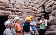 Una visita con le nostre guide al Nuraghe di Seruci